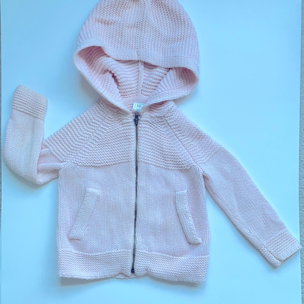 Cute Gap powdered pink/soft pink 2T zipper sweater!